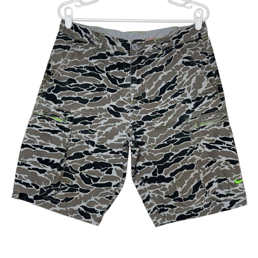Nike the athletic dept Camo Cargo Shorts Size 30 Y2K 90s Jungle Swoosh Grunge